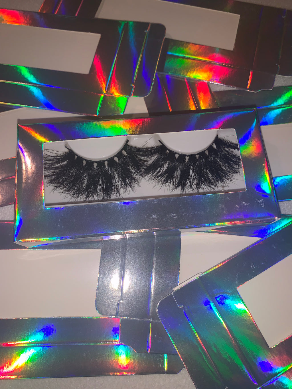 Holographic Lash packaging